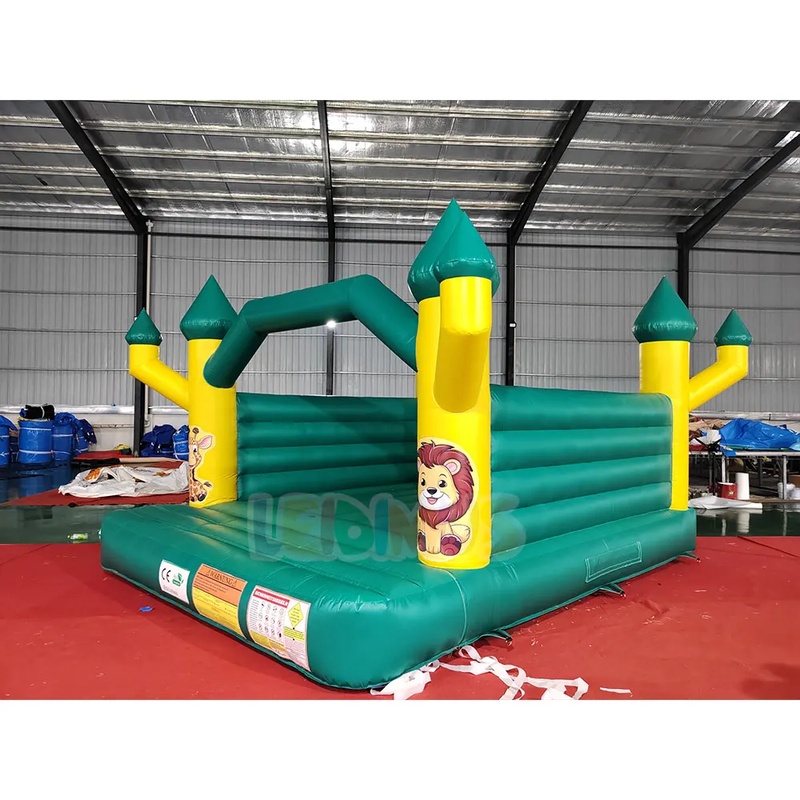 Castelo Inflável de Selva com  - Commercial Printing House avaliação e preço