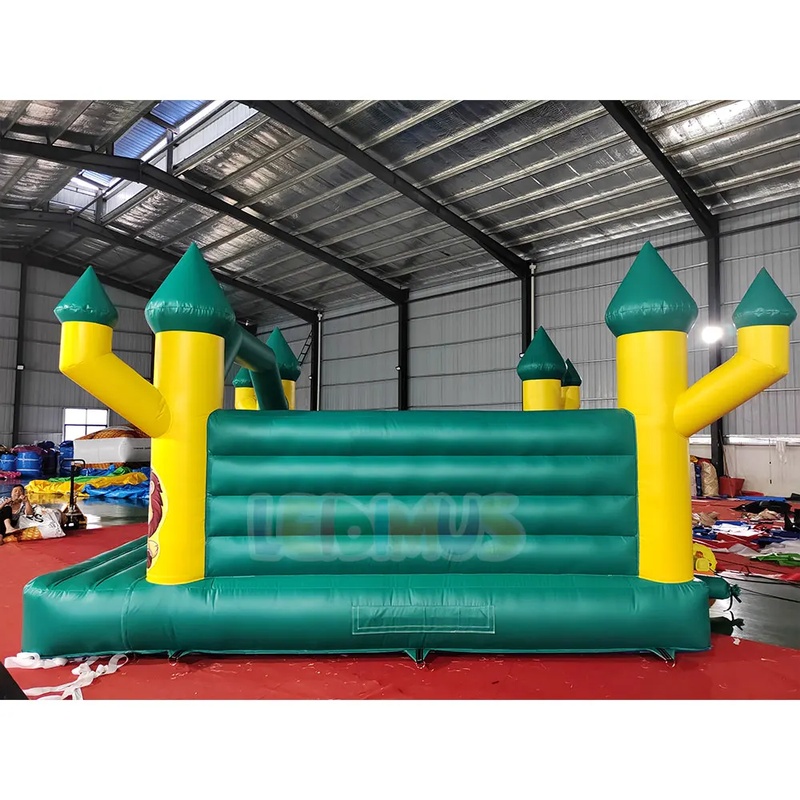 Castelo Inflável de Selva com  - Commercial Printing House avaliação e preço